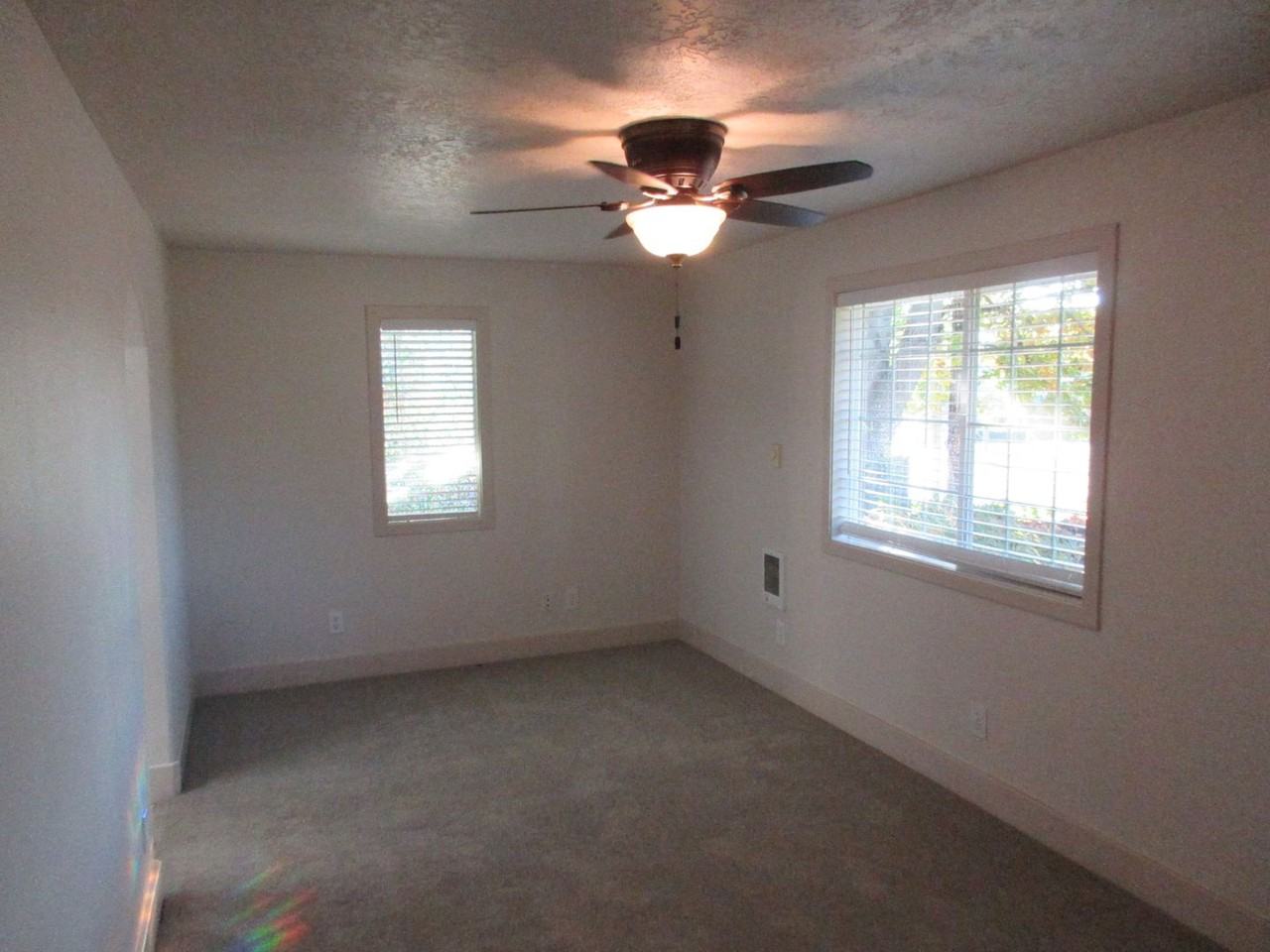 4745 Skyline Rd S - Photo 3 of 21