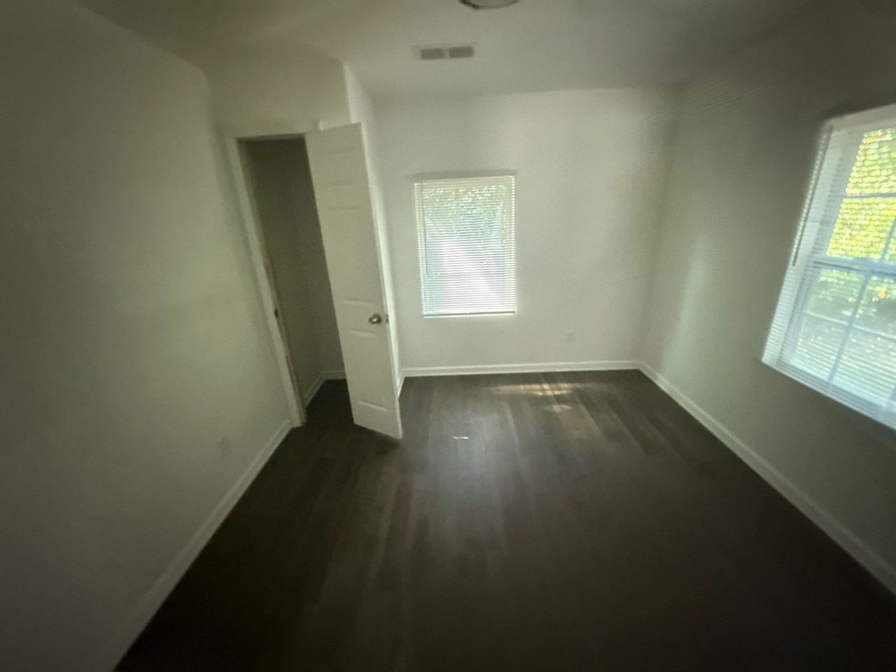 851 N Claybrook St - Photo 2 of 8