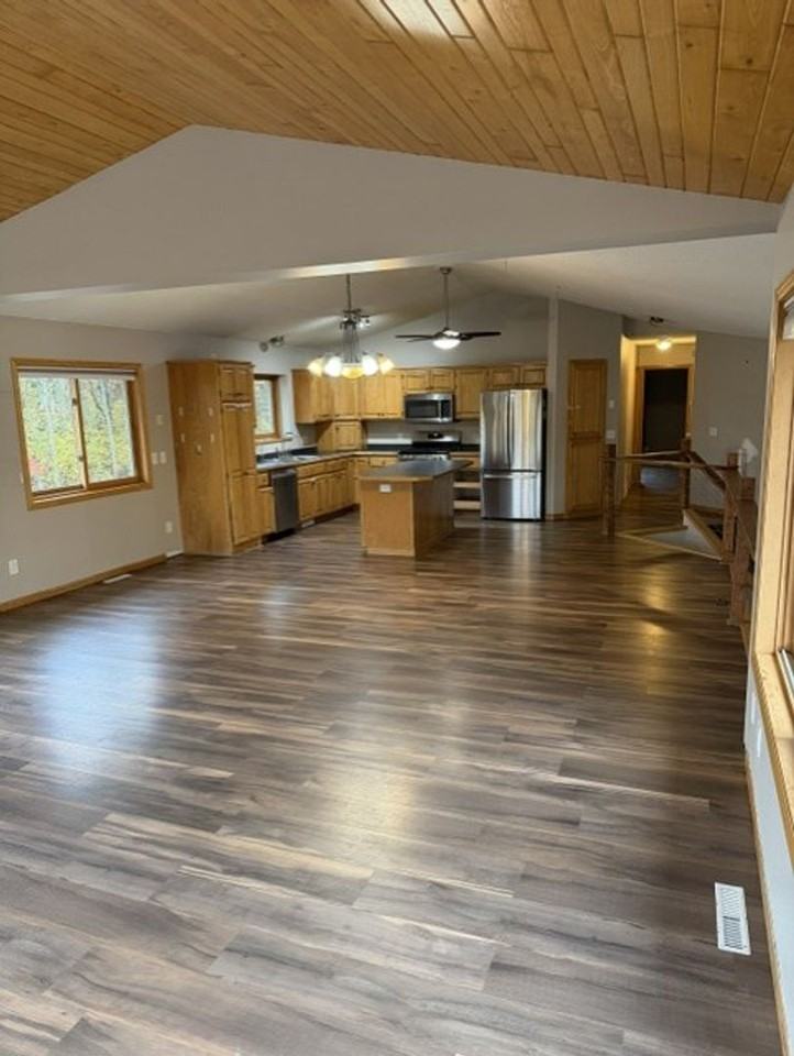 6078 Pine Beach Rd - Photo 5 of 19