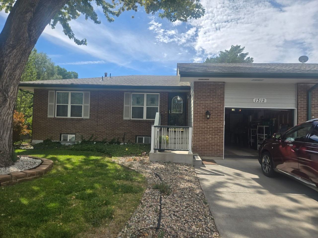1312 W 36th St - Photo 2 of 5
