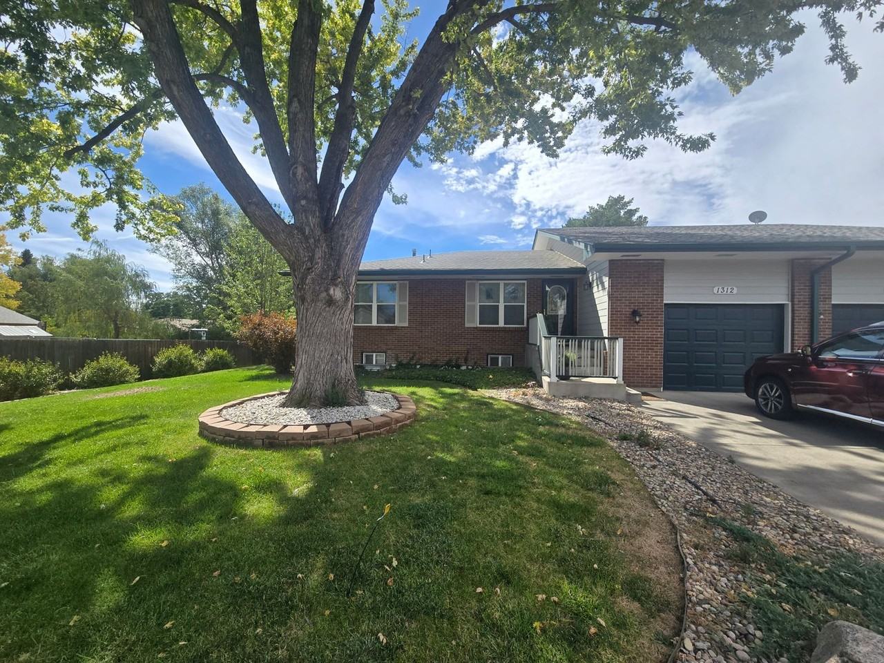 1312 W 36th St - Photo 3 of 5