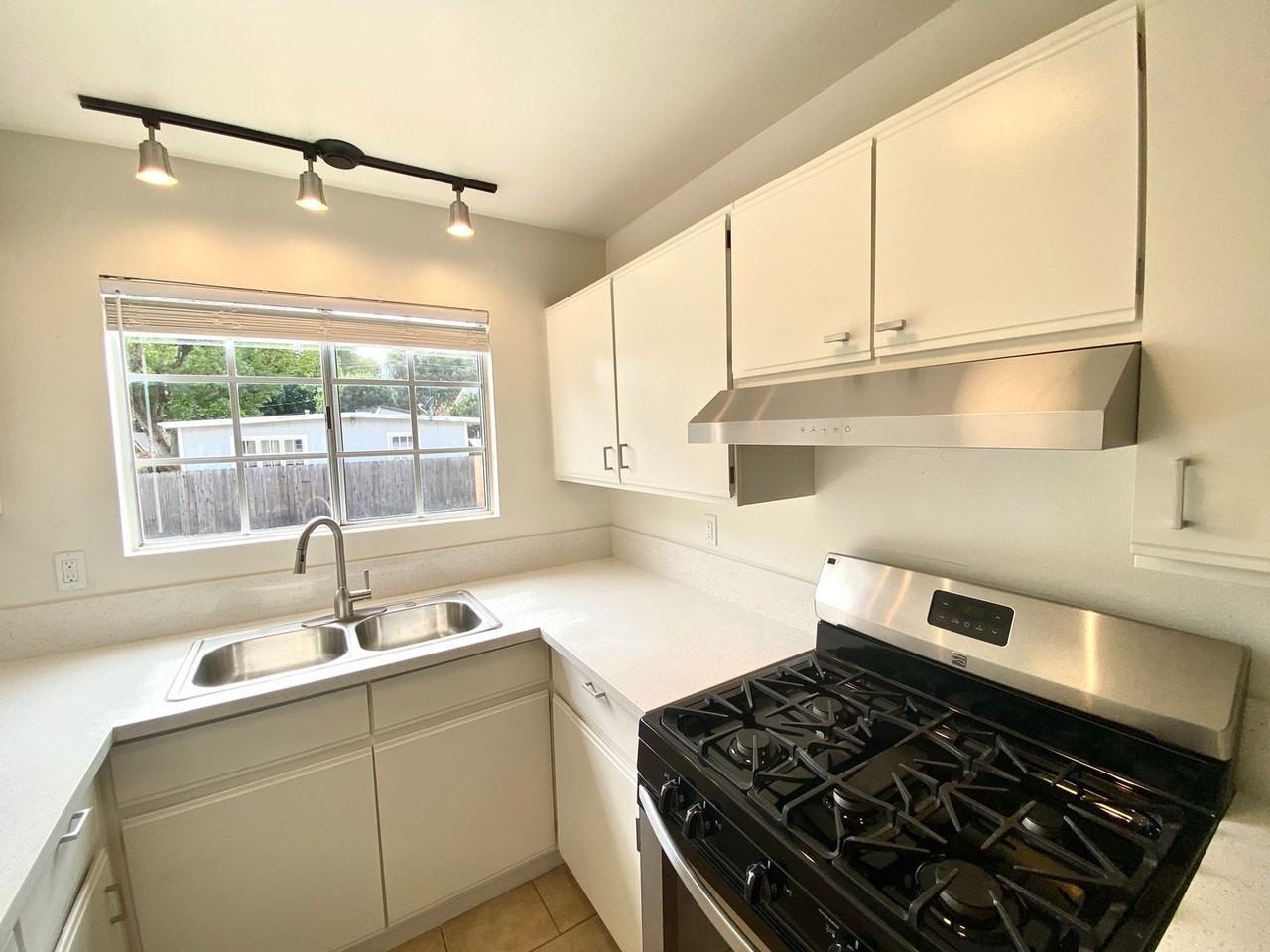 2519 Orella St #C - Photo 7 of 9