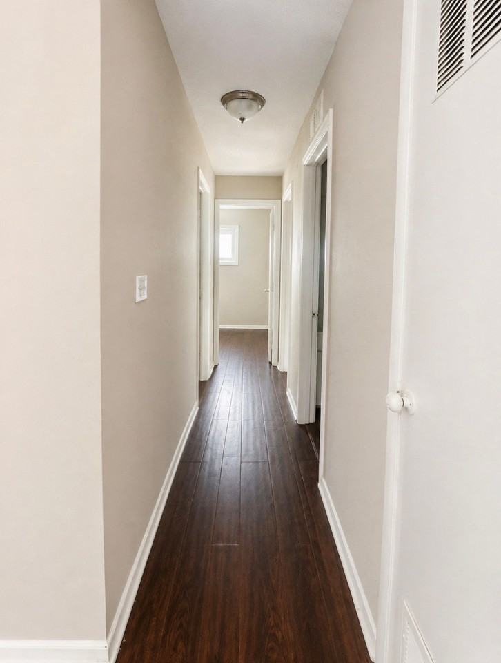 11410 Manchester Ave - Photo 4 of 10