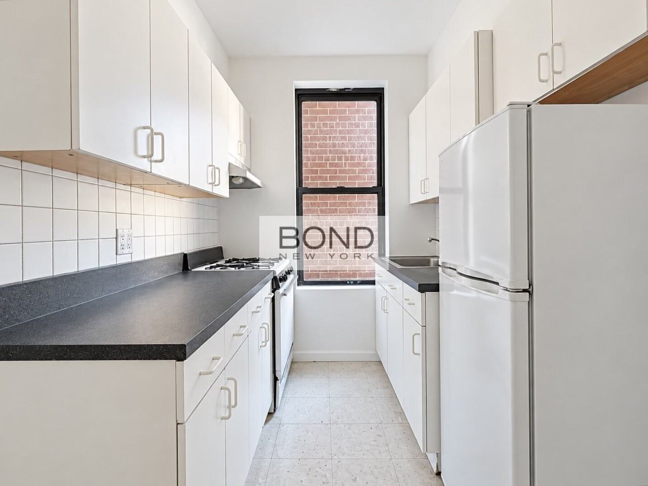 440 E 6th St #35 - Photo 4 of 7