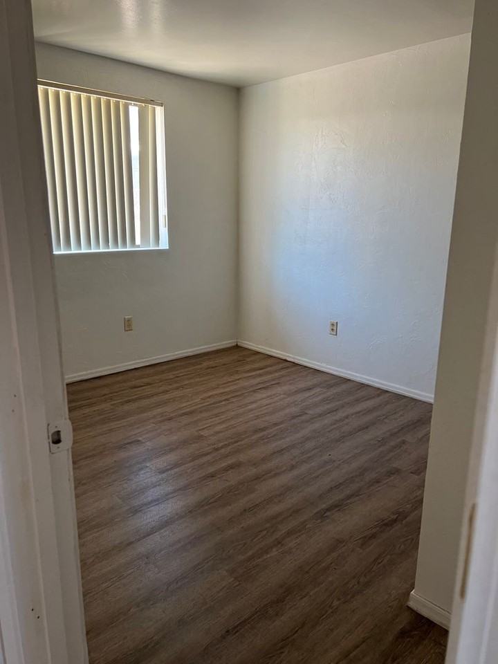 350 N Silverbell Rd #161 - Photo 7 of 16