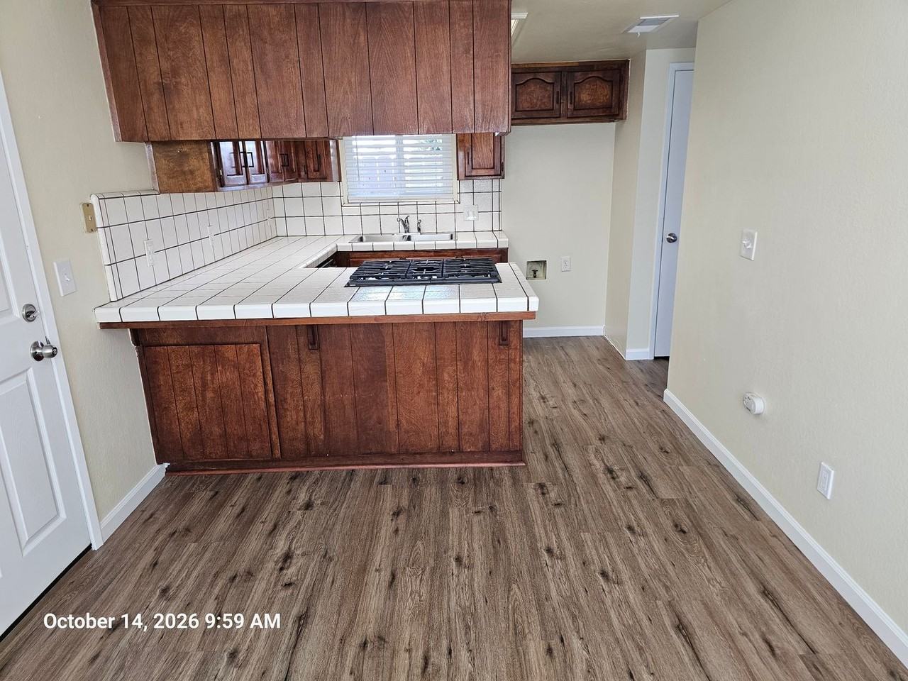 462 N Cherry St - Photo 4 of 9