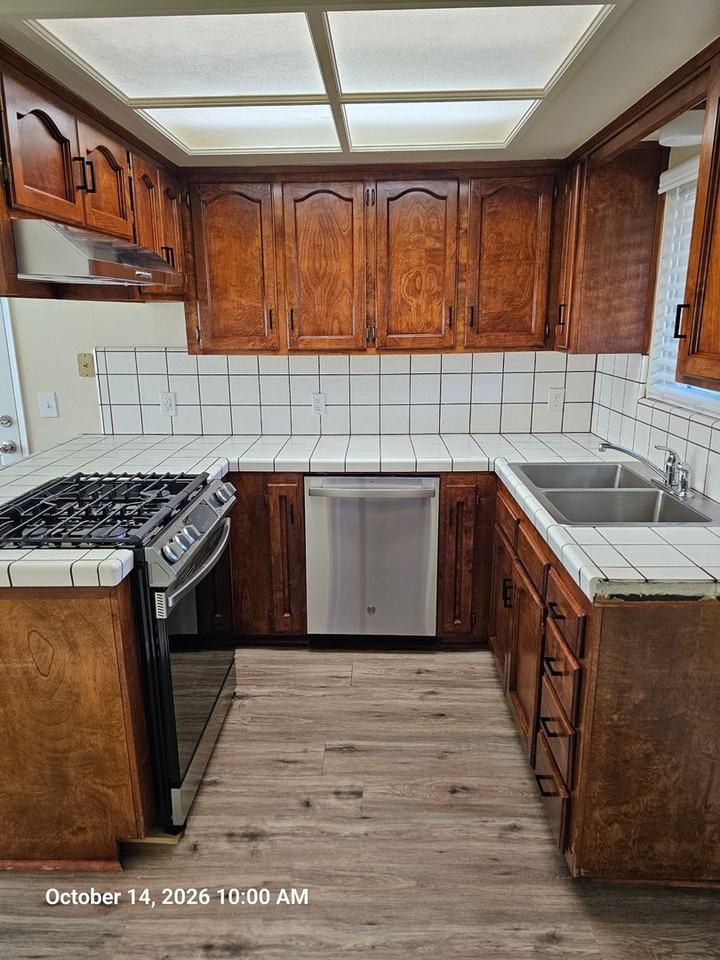 462 N Cherry St - Photo 5 of 9