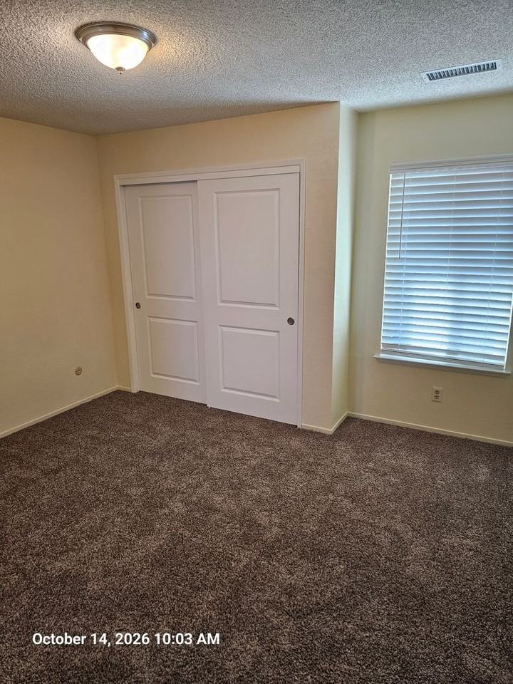 462 N Cherry St - Photo 6 of 9