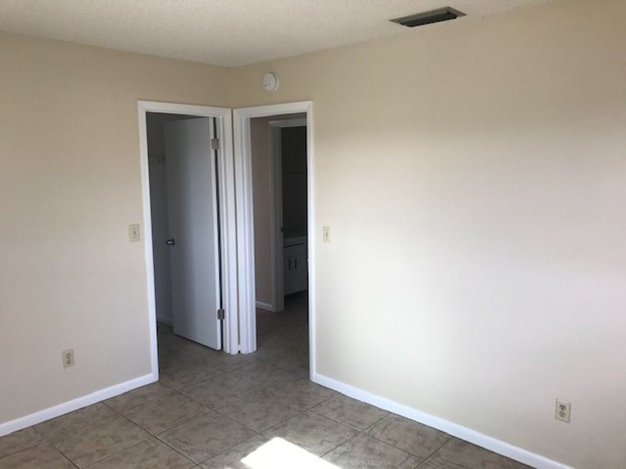 5109 Higate Rd - Photo 4 of 11