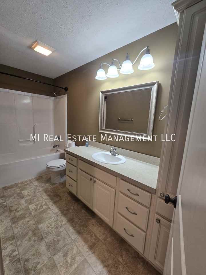 11892 Quincy Meadow Dr - Photo 5 of 16