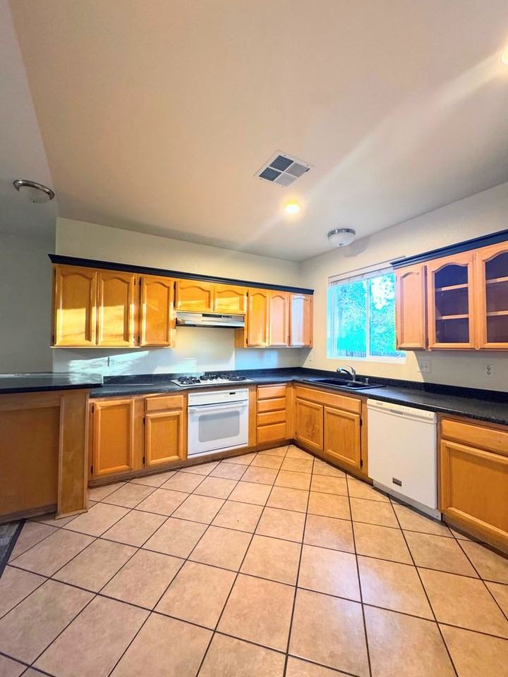 7432 Kadota Way - Photo 2 of 17