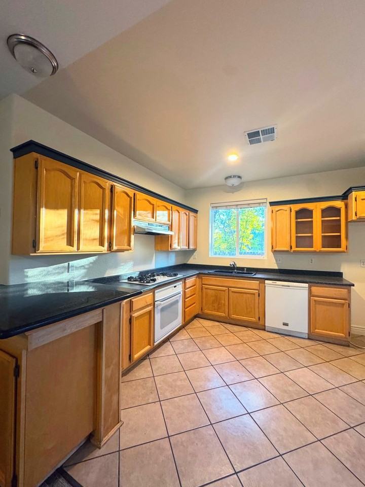 7432 Kadota Way - Photo 3 of 17