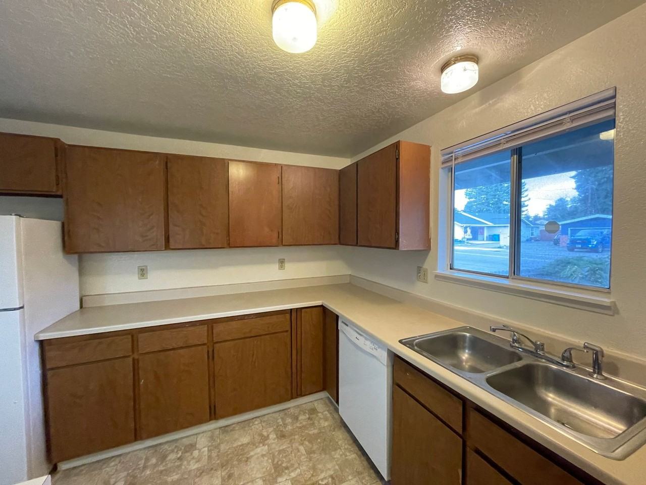 4333 Walnut Dr - Photo 3 of 45