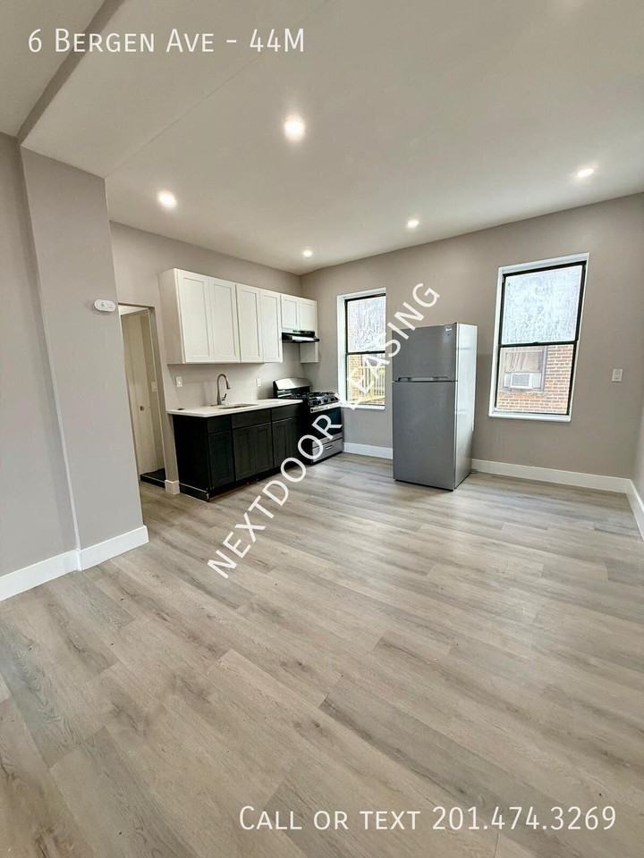 6 Bergen Ave #44M - Photo 4 of 8