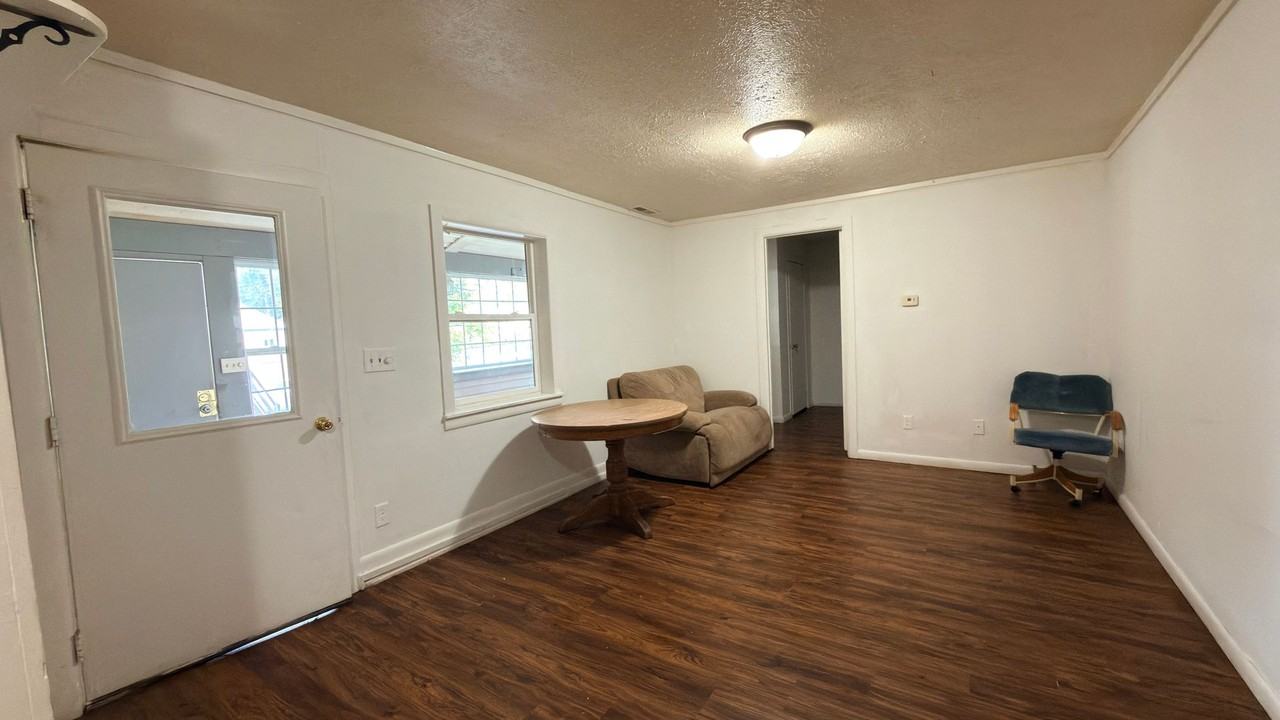 239 S 4th St #3 - Photo 2 of 7