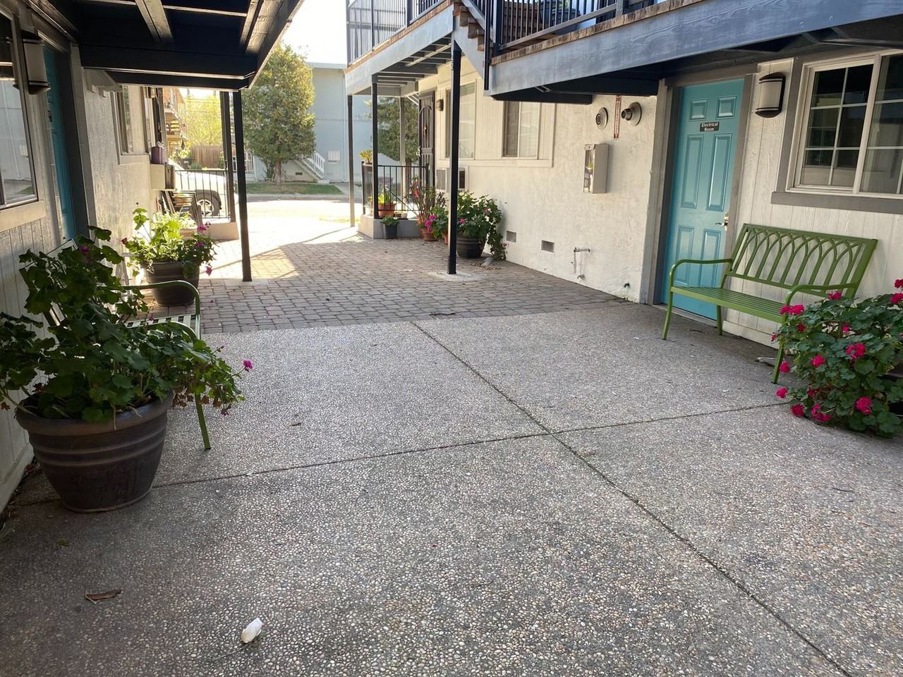 1487 Marclair Dr Apt D - Photo 3 of 18
