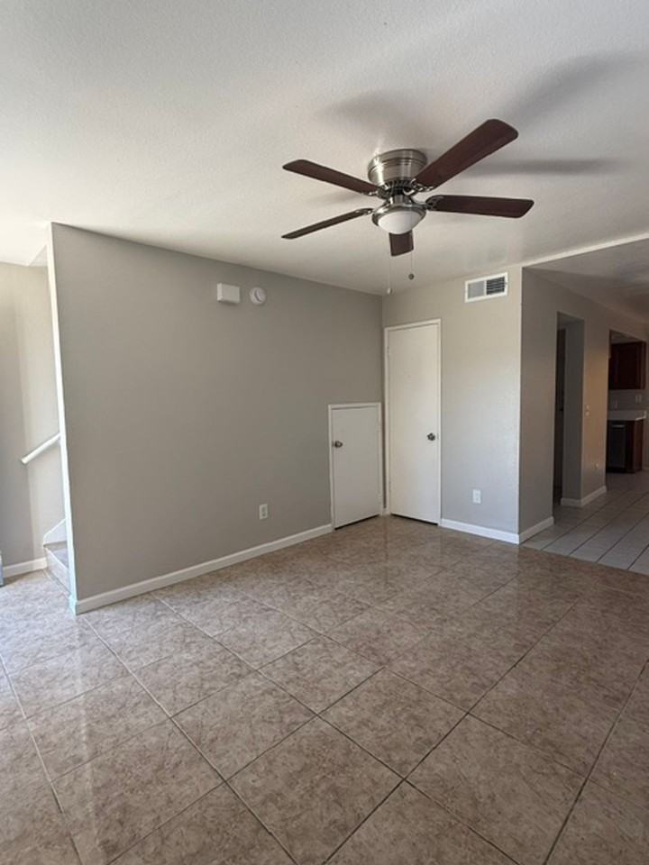 218 218 E St. -A #A - Photo 3 of 37