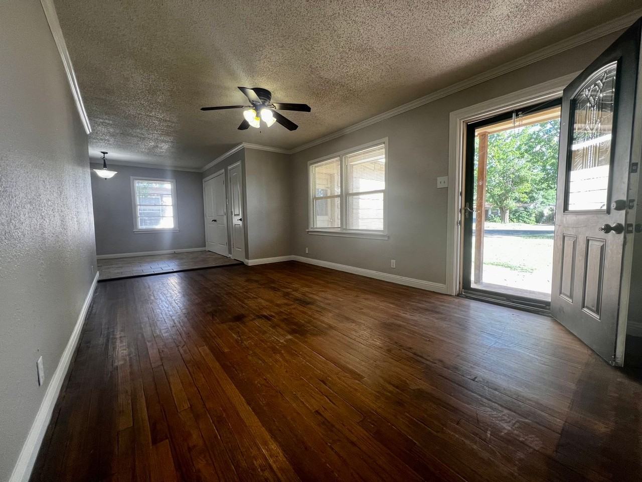 4007 38th St - Photo 3 of 19