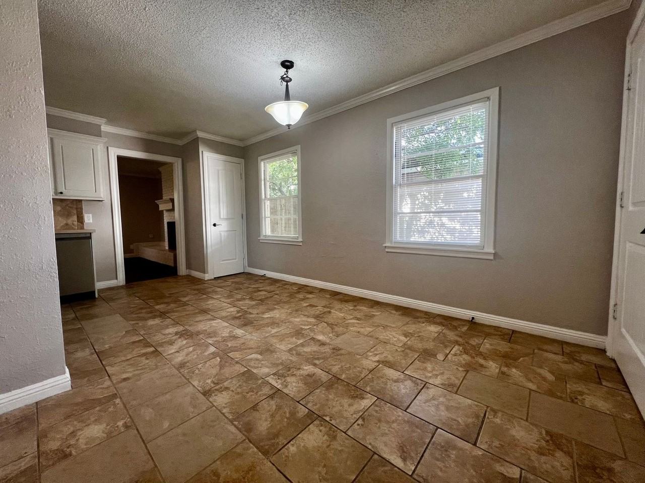 4007 38th St - Photo 4 of 19