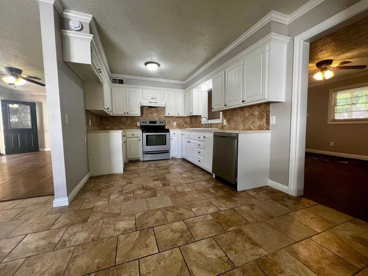 4007 38th St - Photo 5 of 19