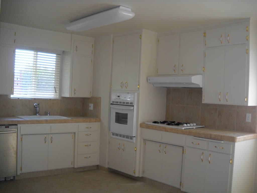 4255 N Augusta St - Photo 2 of 9