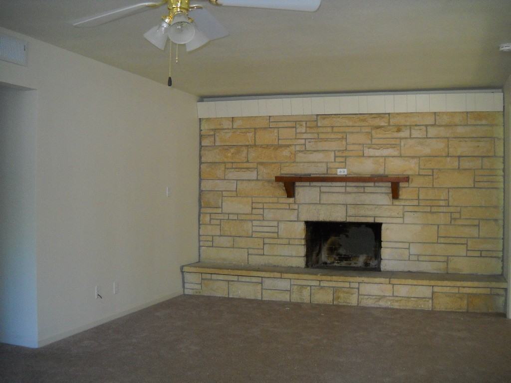 4255 N Augusta St - Photo 3 of 9