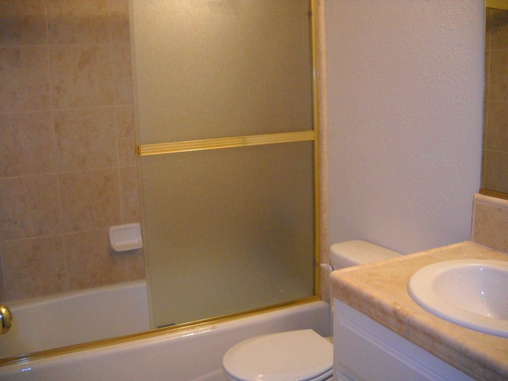 4255 N Augusta St - Photo 4 of 9