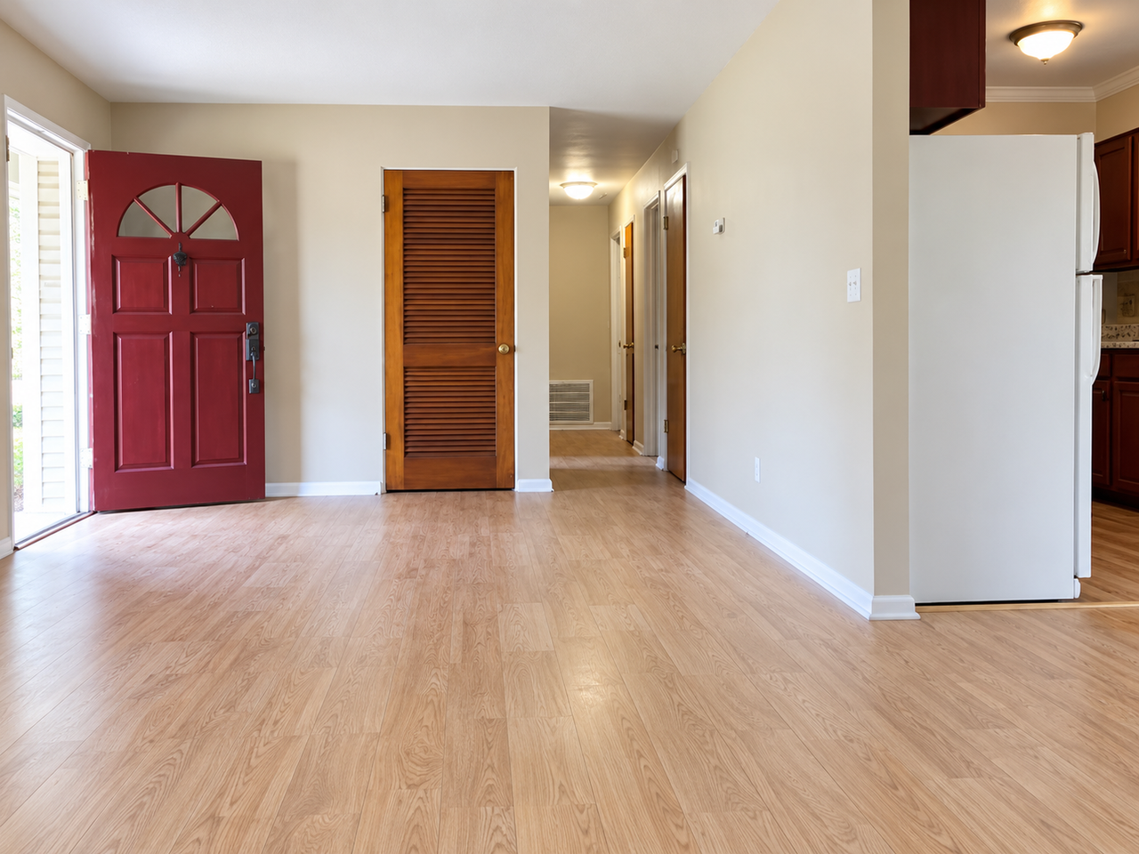 501 S Elsasser St - Photo 2 of 16