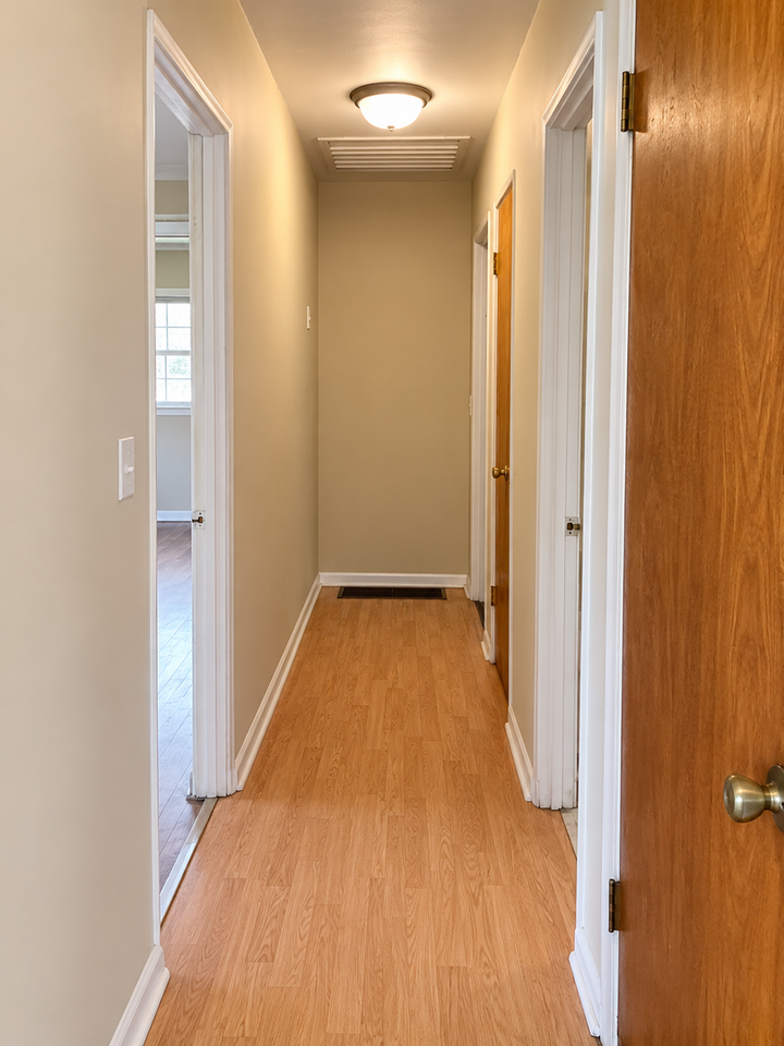 501 S Elsasser St - Photo 5 of 16