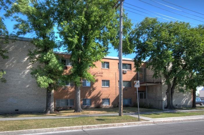 111 Grey St - Photo 2 of 25