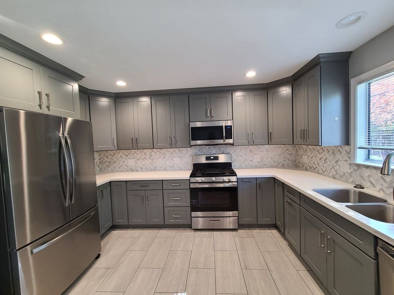 4918 Kingston Way - Photo 5 of 16