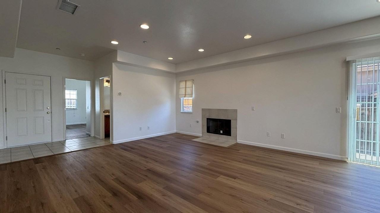 7235 Cristina Villa Ct - Photo 3 of 30