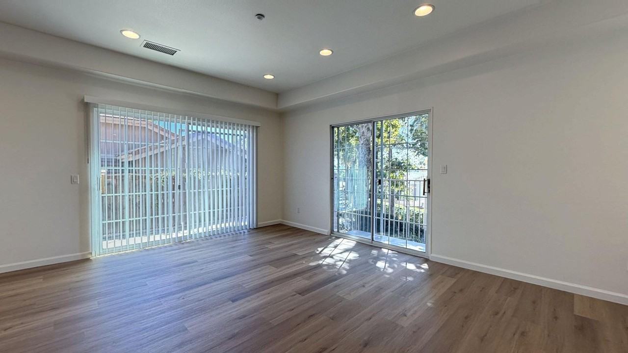 7235 Cristina Villa Ct - Photo 4 of 30