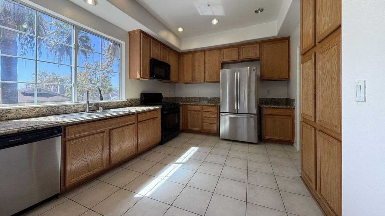 7235 Cristina Villa Ct - Photo 7 of 30
