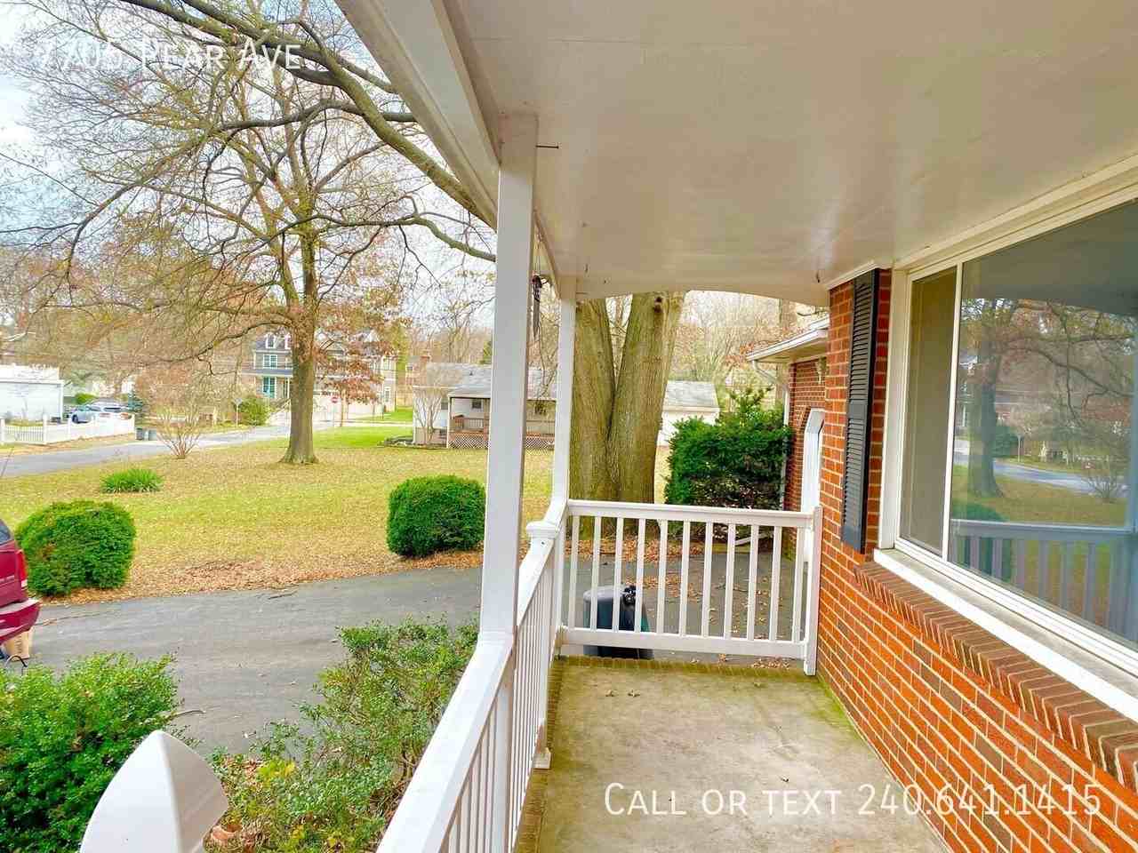 7705 Pear Ave - Photo 4 of 26