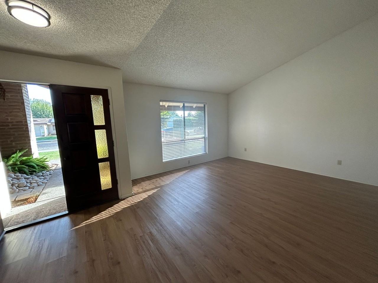 1660 Memory Ln - Photo 3 of 11
