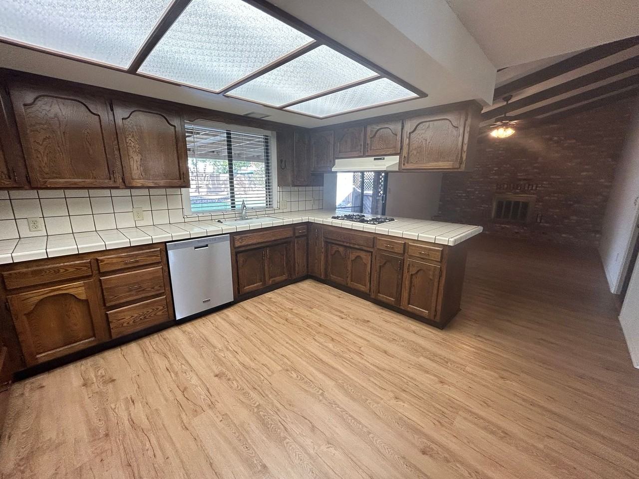 1660 Memory Ln - Photo 4 of 11