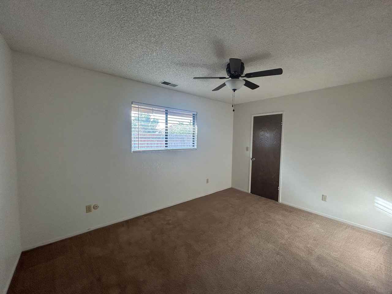 1660 Memory Ln - Photo 7 of 11