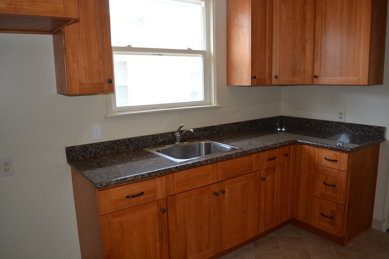 9016 Laurel Ave - Photo 5 of 12