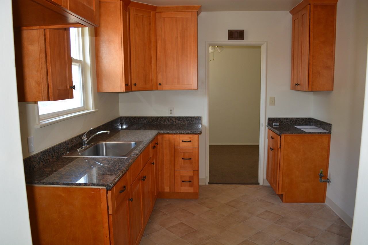9016 Laurel Ave - Photo 6 of 12