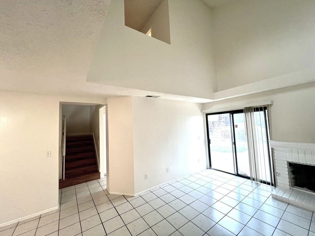14258 Ranchero Dr - Photo 4 of 28