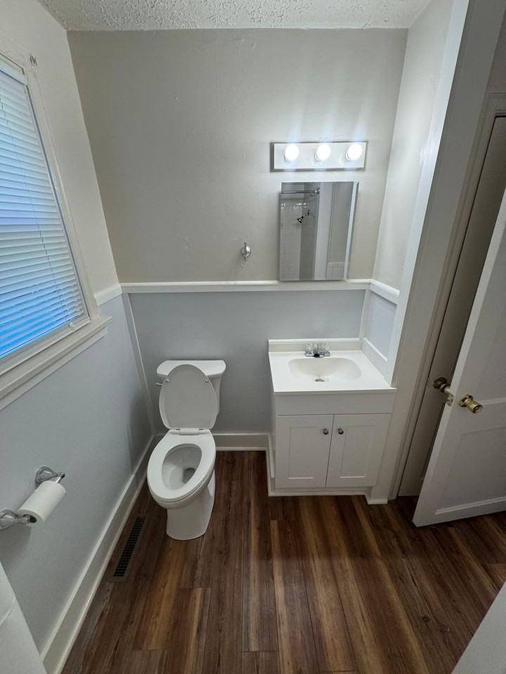 509 Kings Rd - Photo 4 of 46