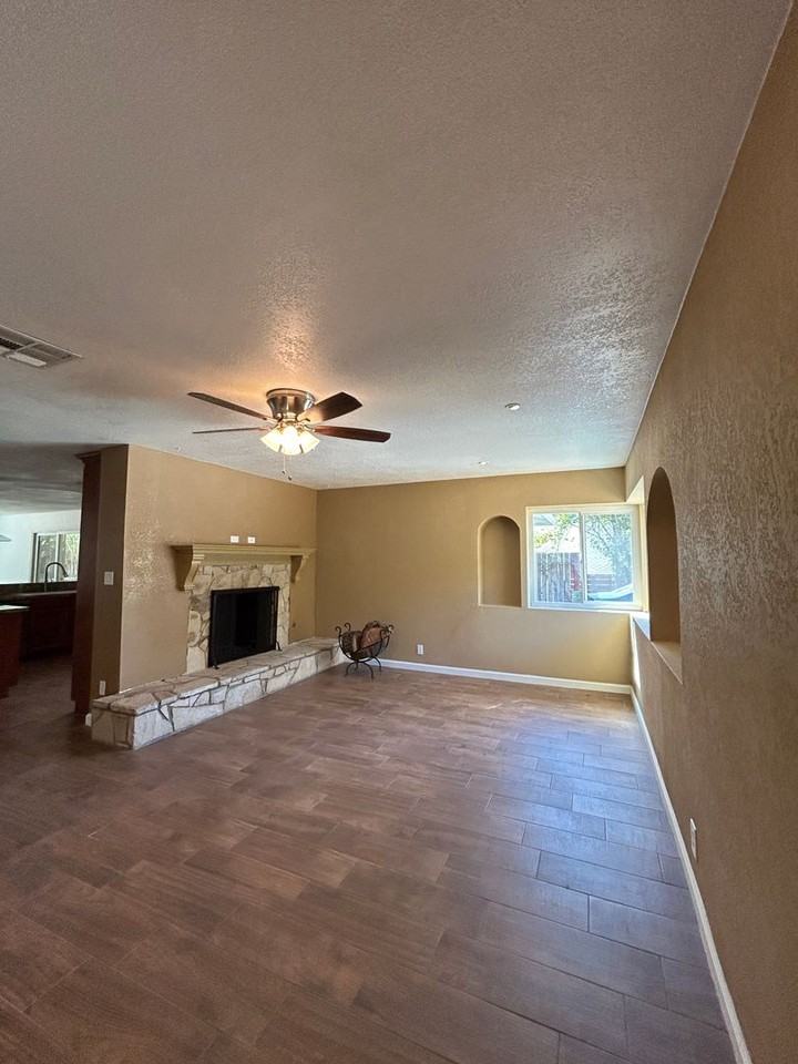 526 W Villanova Rd - Photo 3 of 19