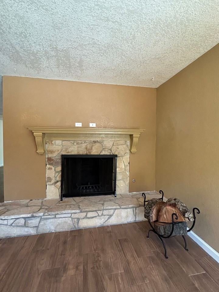 526 W Villanova Rd - Photo 4 of 19