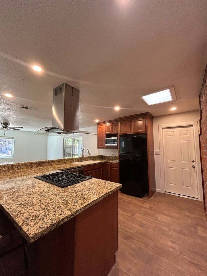 526 W Villanova Rd - Photo 5 of 19