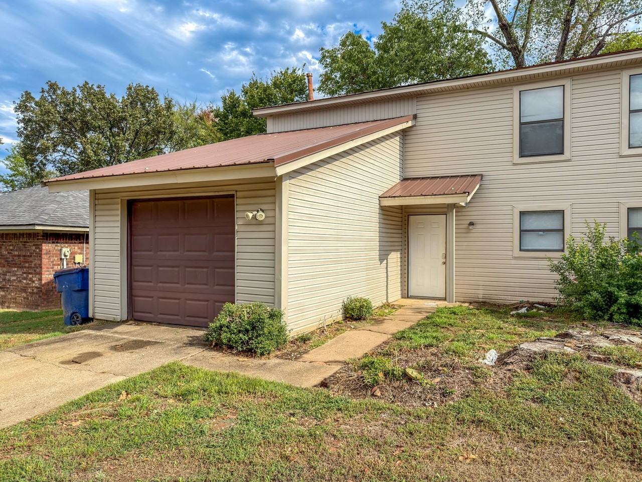 121 Perth Ct - Photo 2 of 17