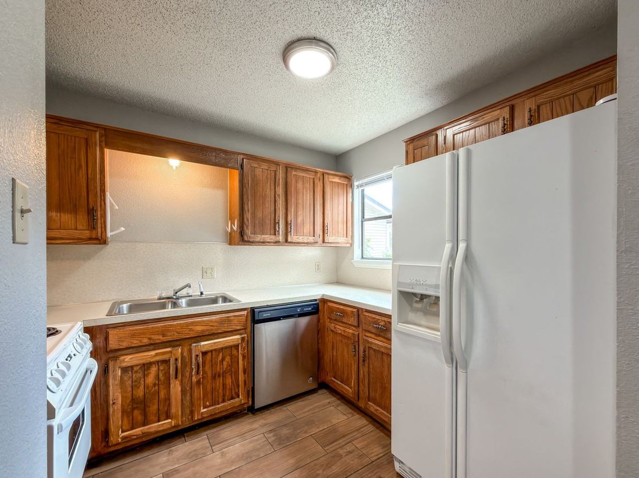 121 Perth Ct - Photo 4 of 17