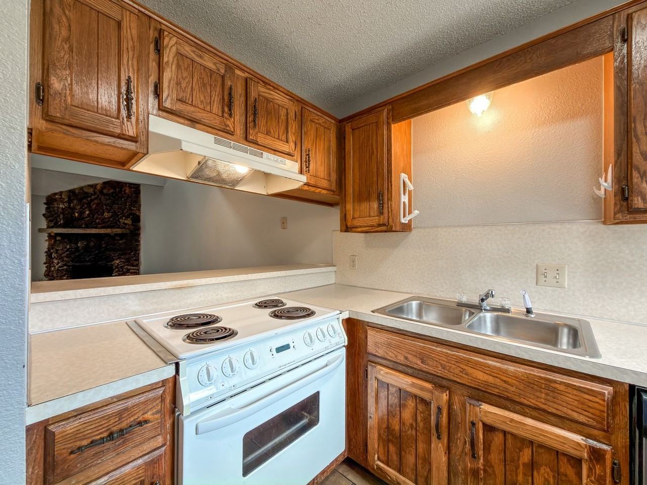 121 Perth Ct - Photo 5 of 17