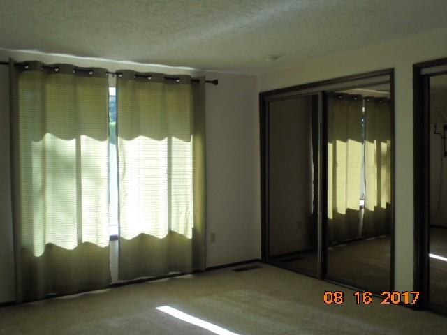 911 Nw Oakwood Cir - Photo 6 of 11