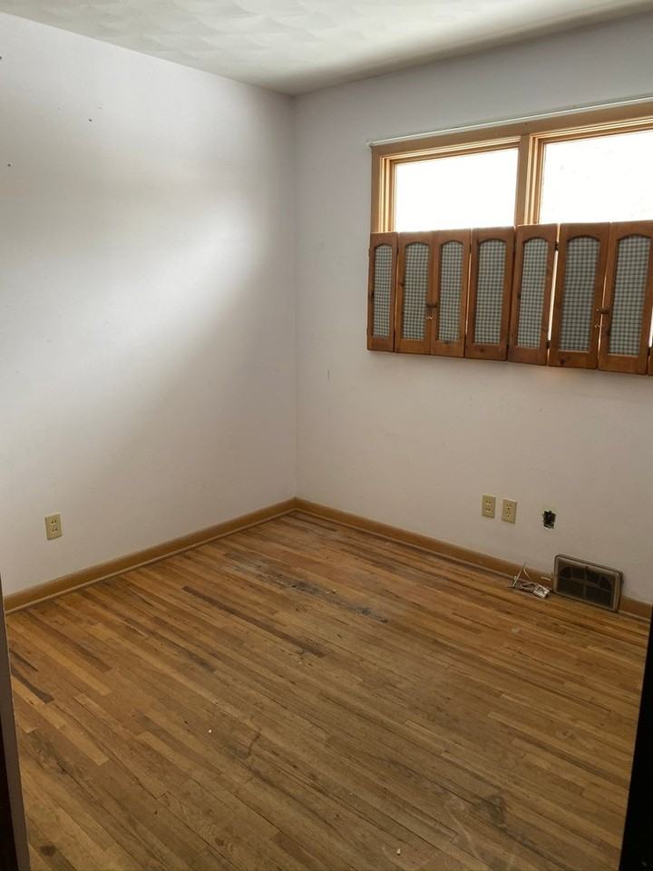 4823 S Canyon Rd - Photo 5 of 15